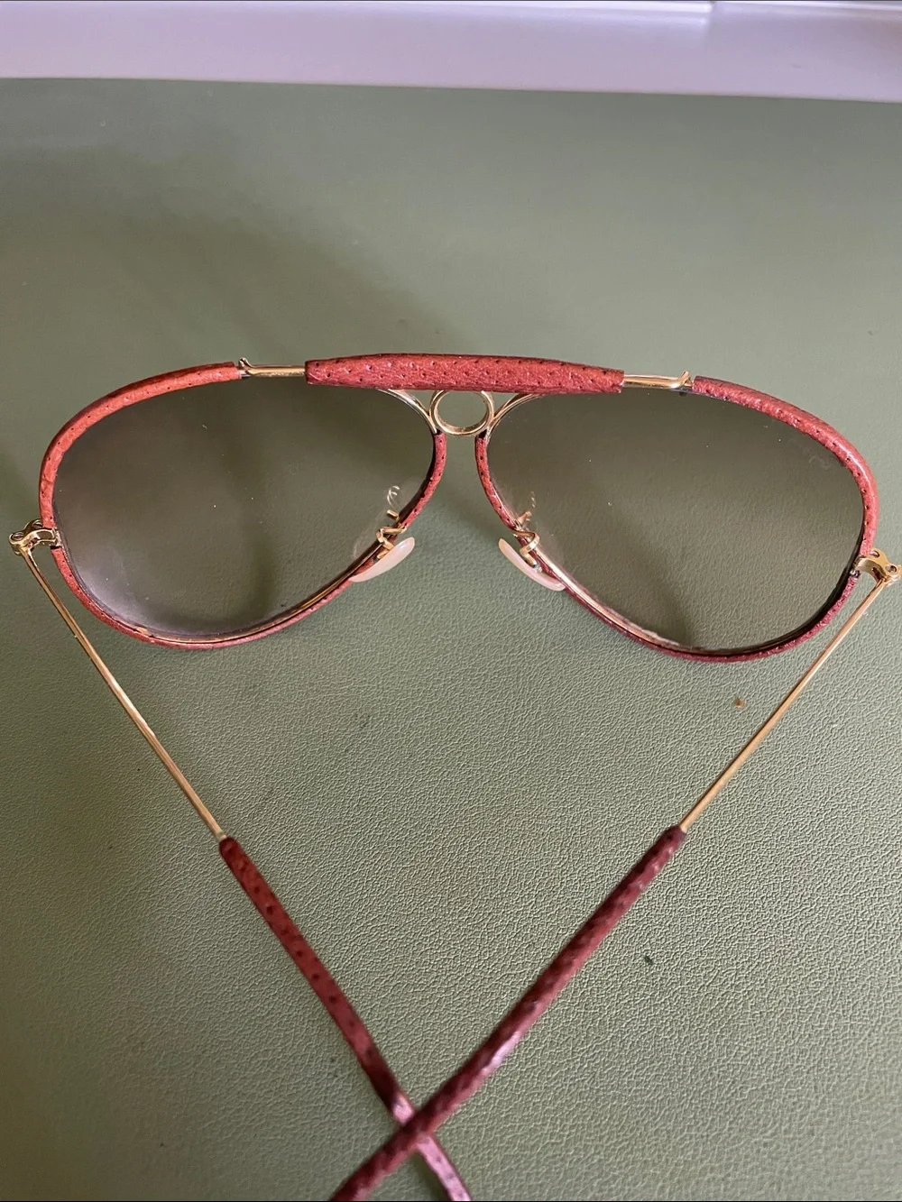 Ray-Ban Men’s Brown Gradient Lens Aviator Sunglasses with Gold Frame